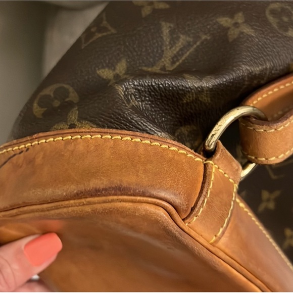 VINTAGE Authentic LOUIS VUITTON Montsouris MM Backpack - Picture 8 of 16